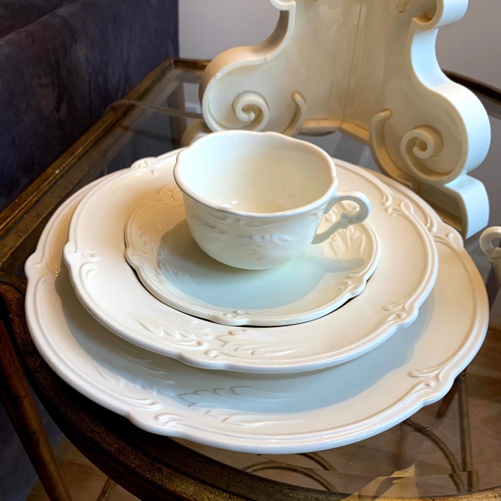 Gien Rocaille setting two set of 4 piece setting